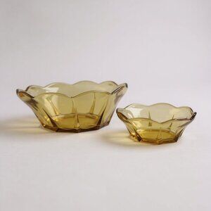 Vintage Amber Glass Bowl Set With Scalloped Edge & Starburst Design - Large 8" &